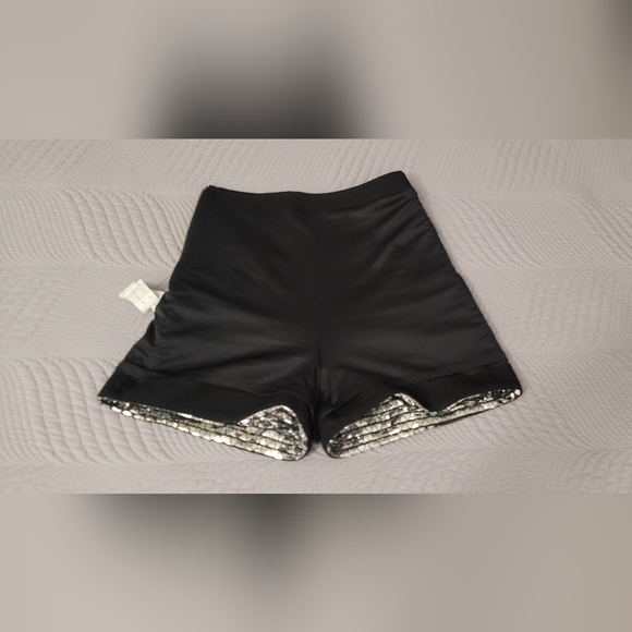 RARE ZARA TRINNY SILVER TRIANGLE METALLIC EFFECT SEQUIN SPARKLY SHORTS  Size XS - Picture 11 of 12